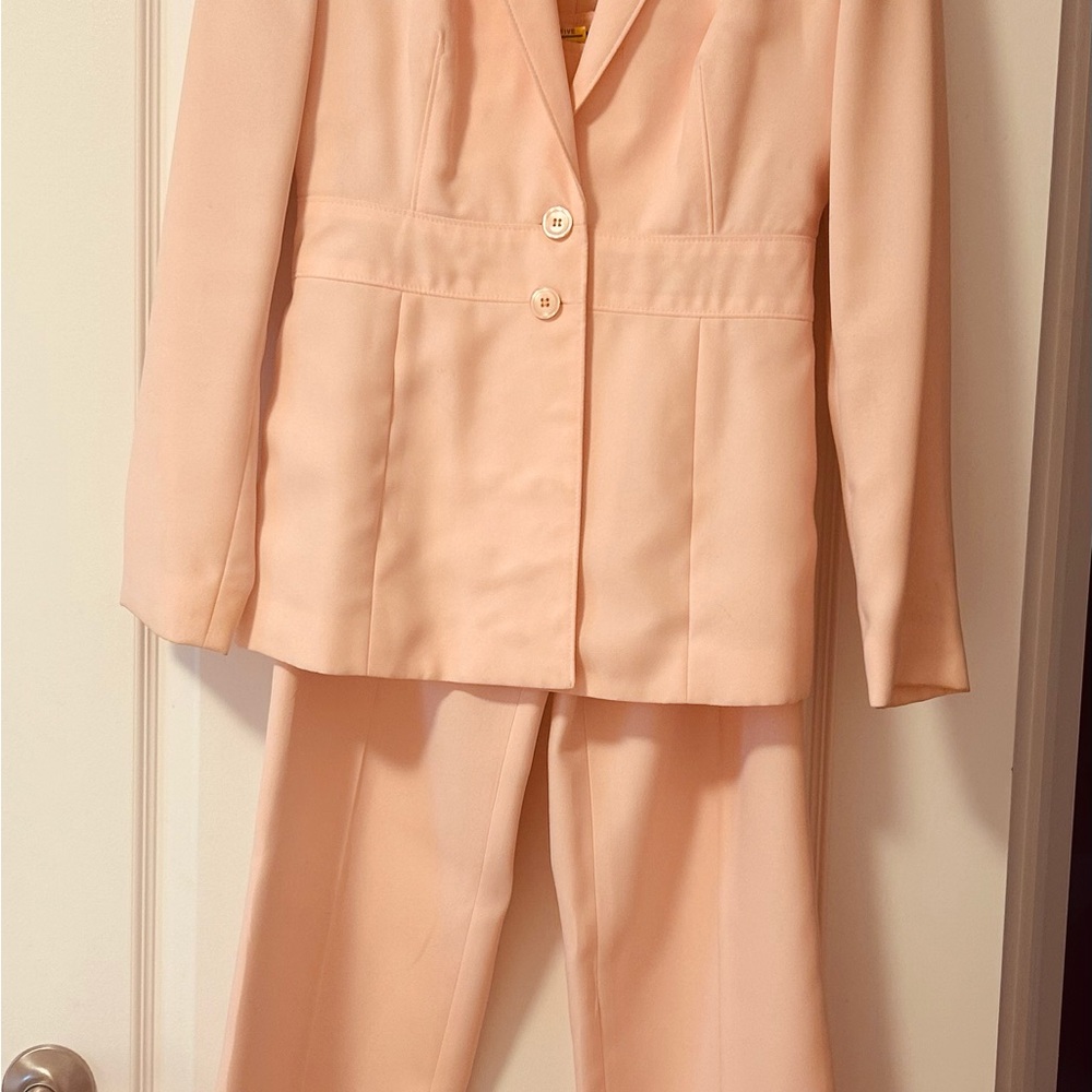 Moda Cream Pantsuit Tailored Elegance